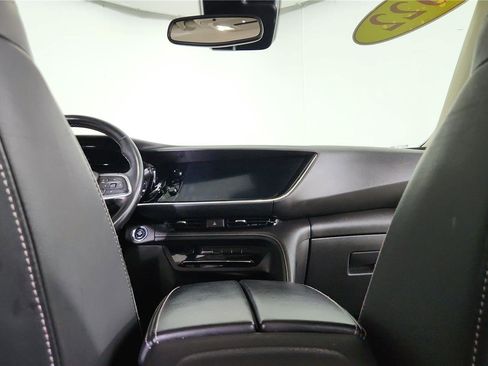 Used 2022 Buick Envision Essence w/ Safety Package FWD image 13