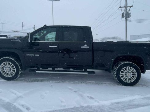 Used 2022 Chevrolet Silverado 2500 High Country w/ Safety Package II image 5