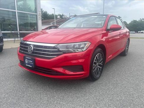 Certified 2020 Volkswagen Jetta SE FWD image 1