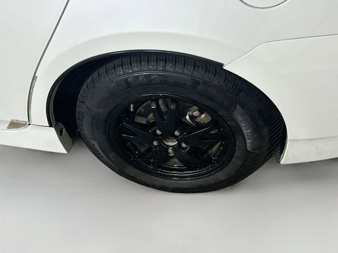 Used 2015 Toyota Prius Three w/ Solar Roof Package image 11