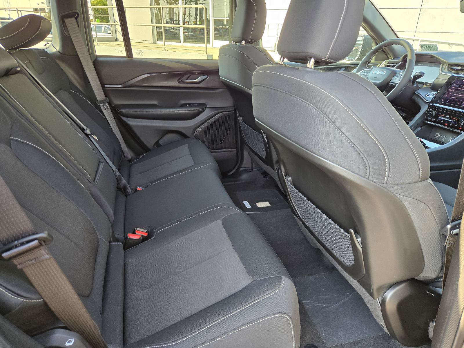 Certified 2025 Jeep Grand Cherokee Laredo X RWD image 29