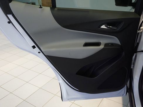 Certified 2024 Chevrolet Equinox LS w/ LS Convenience Package image 24