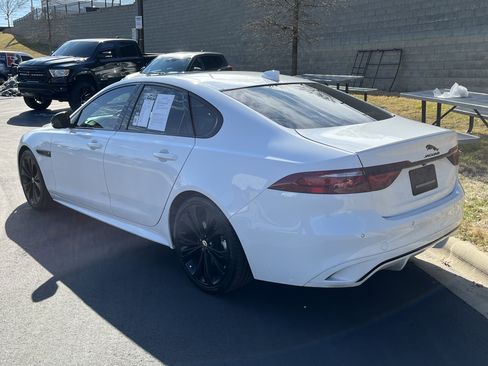 Certified 2024 Jaguar XF R-Dynamic SE image 4