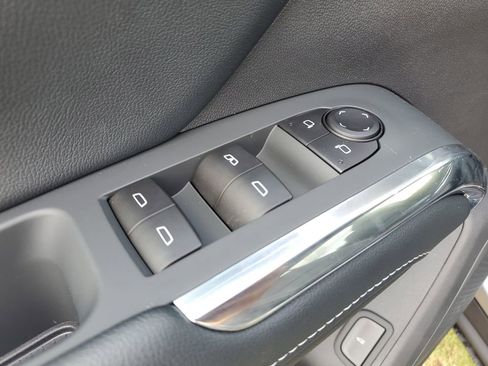 New 2026 Chevrolet Traverse LT w/ Driver Confidence Package image 21