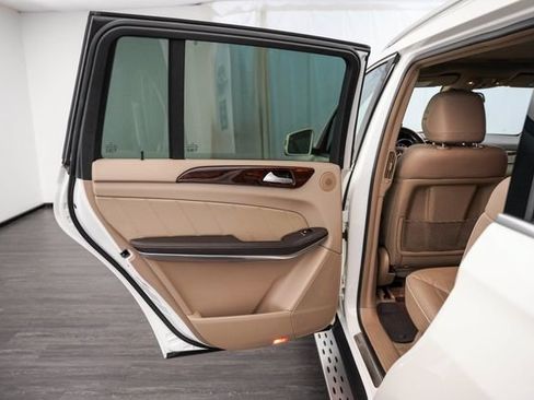 Used 2013 Mercedes-Benz GL 450 4MATIC image 22