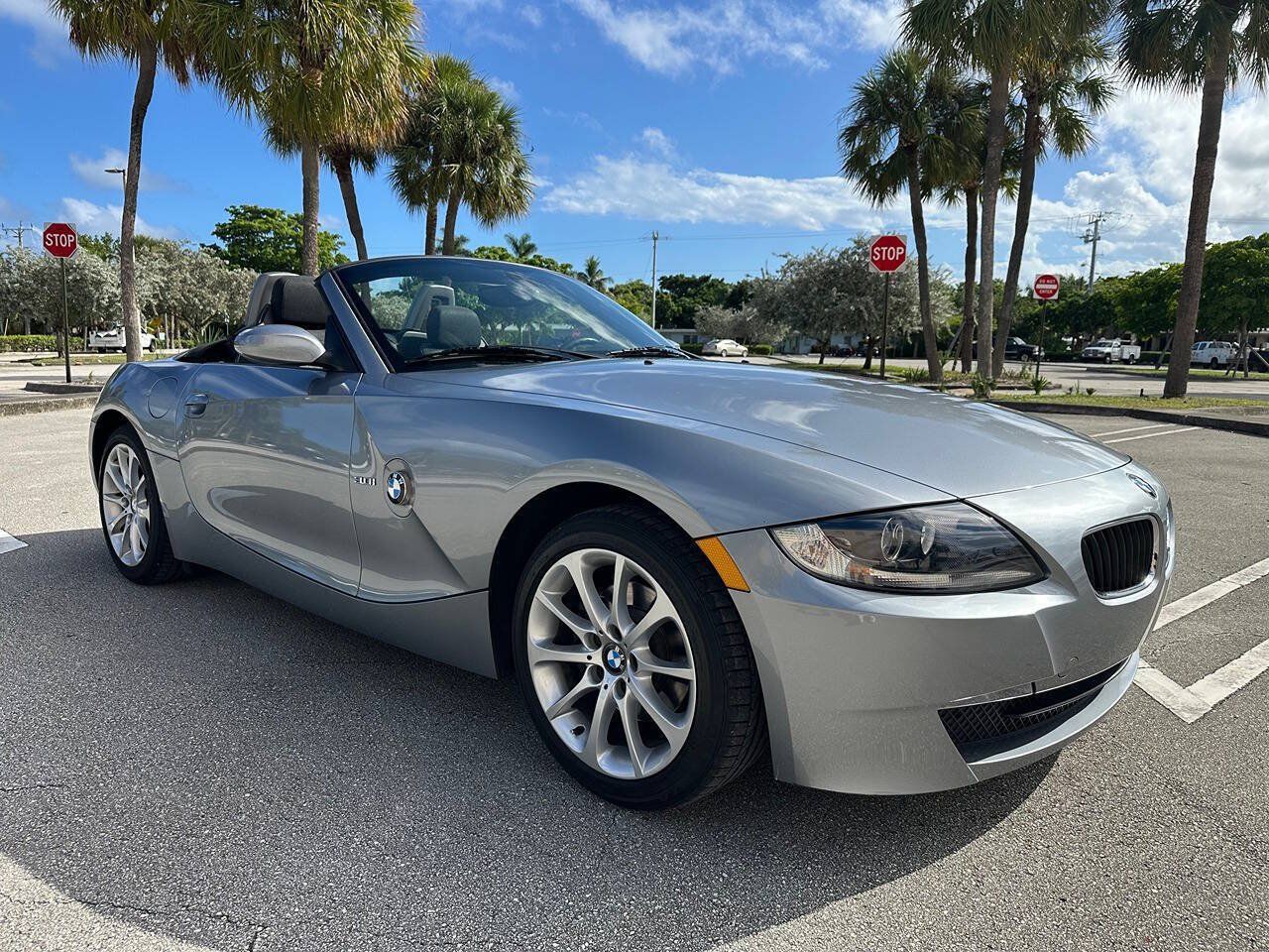 Used 2006 BMW Z4 3.0i RWD image 18
