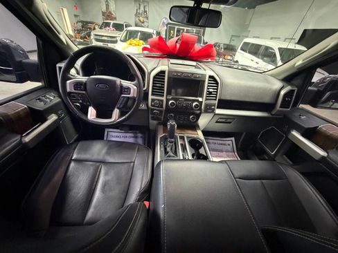 Used 2019 Ford F150 Lariat w/ Equipment Group 502A Luxury AWD/4WD image 32
