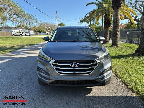Used 2016 Hyundai Tucson SE w/ Option Group 02 AWD/4WD image 3