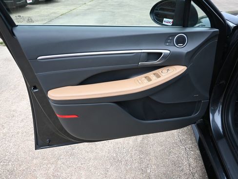 Used 2023 Hyundai Sonata Limited w/ Cargo Package image 8