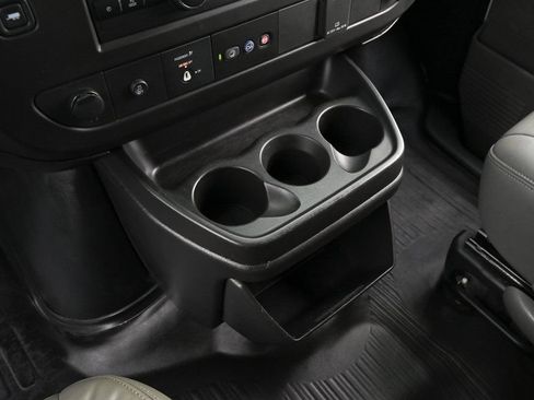 Used 2022 GMC Savana 3500 Extended w/ Driver Convenience Package image 25