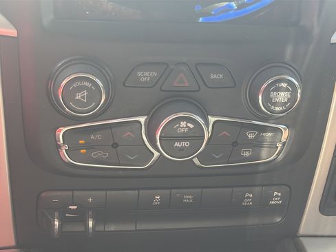 Used 2019 RAM 1500 Big Horn image 32