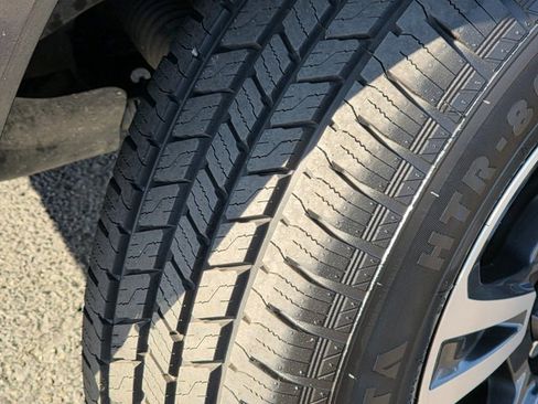 Used 2019 Toyota Tacoma TRD Sport image 9