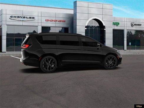 New 2026 Chrysler Pacifica Select image 15