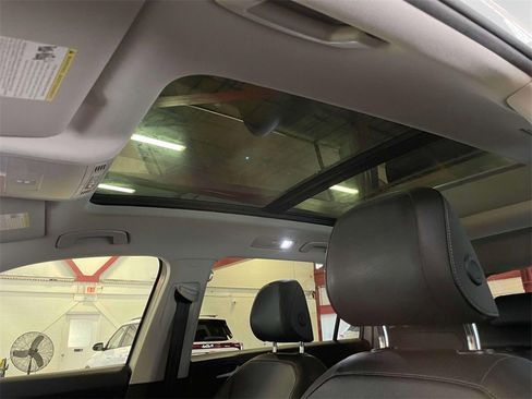 Used 2022 Volkswagen Taos S image 21