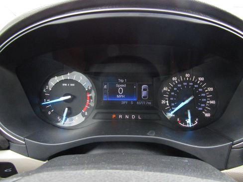 Used 2017 Ford Fusion SE image 15