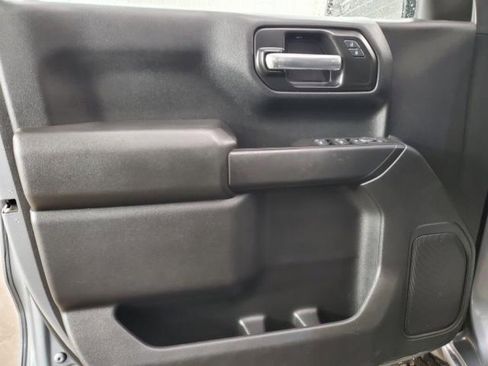 Used 2020 Chevrolet Silverado 1500 Custom w/ Custom Value Package image 9