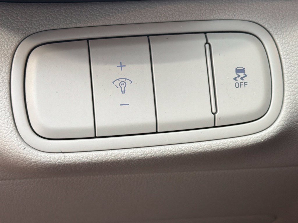 Certified 2026 Hyundai Venue SEL FWD image 23