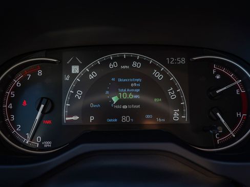 New 2025 Toyota RAV4 XLE image 27