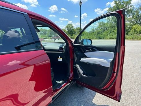 New 2025 Chevrolet Traverse High Country image 36