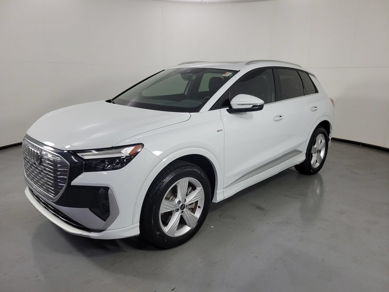 Used 2024 Audi Q4 e-tron Premium w/ Convenience Package AWD/4WD image 5