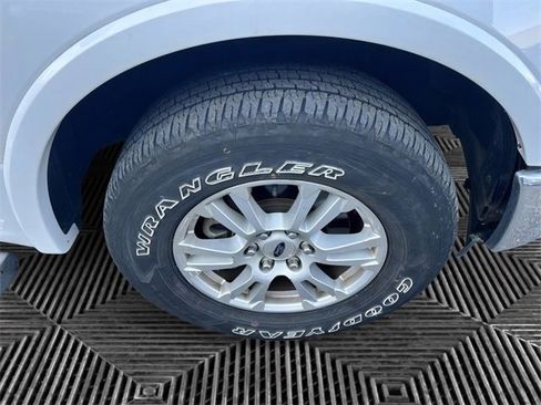 Used 2017 Ford F150 Lariat image 9