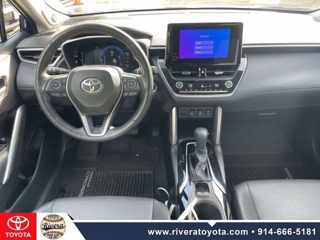 Used 2023 Toyota Corolla Cross XLE w/ Convenience Package AWD/4WD image 14