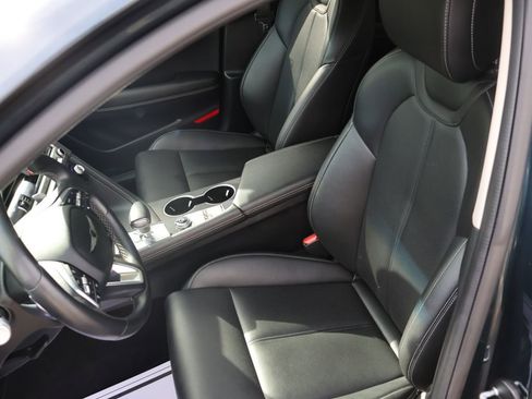 Used 2025 Genesis G70 2.5T RWD image 19