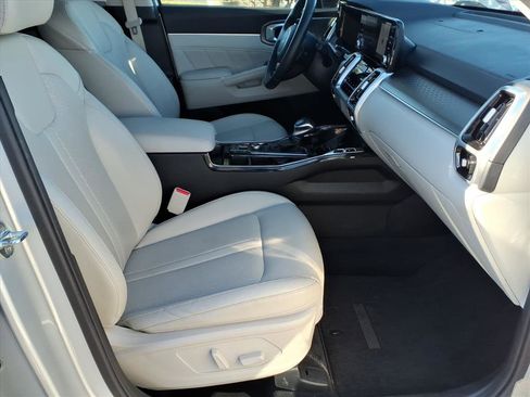 Used 2022 Kia Sorento SX image 10