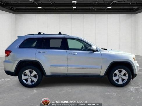 Used 2011 Jeep Grand Cherokee Laredo AWD/4WD image 6
