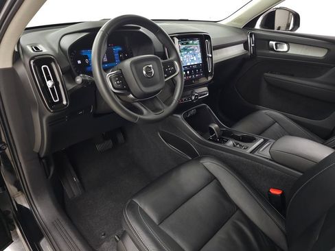 Certified 2024 Volvo XC40 B5 Core AWD/4WD image 16
