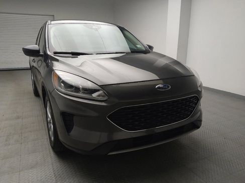 Used 2020 Ford Escape SE image 14