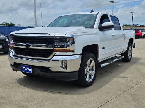 Used 2018 Chevrolet Silverado 1500 LT w/ Texas Edition AWD/4WD image 2