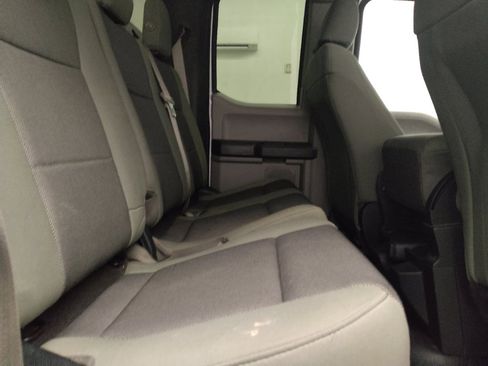 Used 2015 Ford F150 XL w/ Equipment Group 101A Mid AWD/4WD image 19