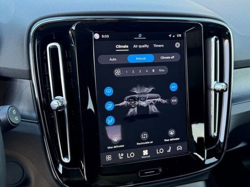 Certified 2023 Volvo XC40 Recharge Ultimate w/ Protection Package Premier AWD/4WD image 35