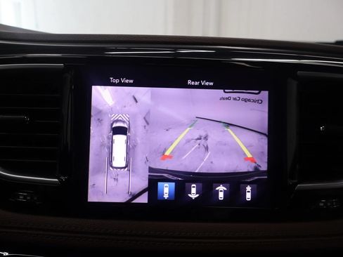Used 2019 Chrysler Pacifica Limited w/ Tire & Wheel Group FWD image 31