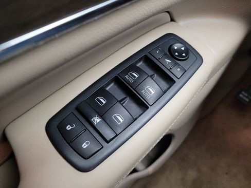 Used 2021 Jeep Grand Cherokee Overland AWD/4WD image 27