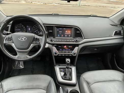 Used 2017 Hyundai Elantra Limited image 28