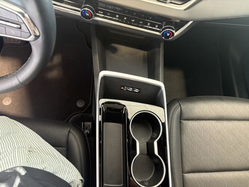 Used 2025 Chevrolet Equinox LT w/ Convenience Package II image 25