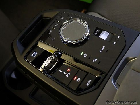 New 2026 BMW iX xDrive60 image 27