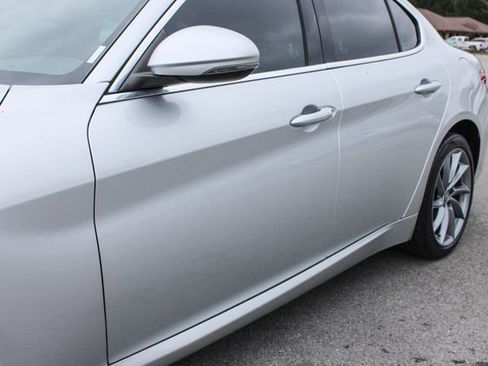 Used 2017 Alfa Romeo Giulia Sprint w/ Cold Weather Package image 45