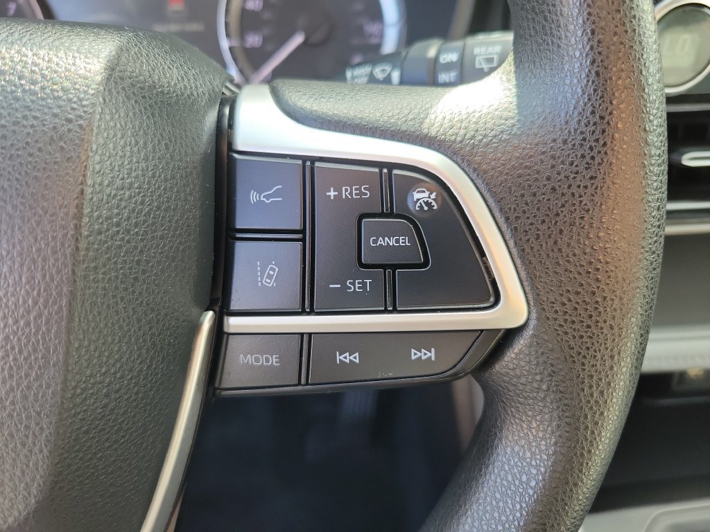 Used 2023 Toyota Highlander L FWD image 20