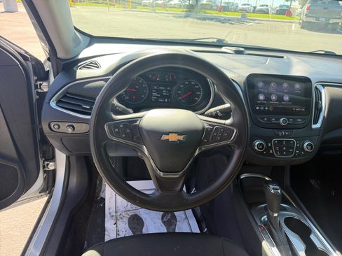 Used 2020 Chevrolet Malibu LT FWD image 9