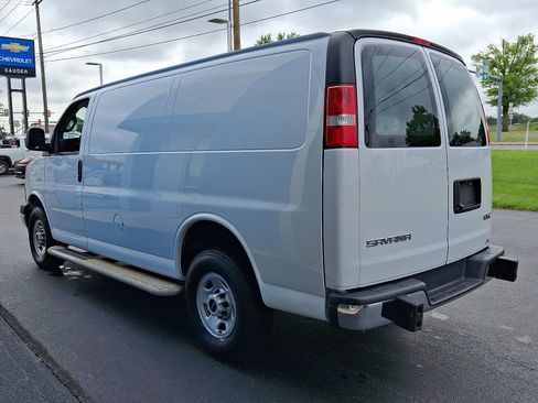 Used 2023 GMC Savana 2500 w/ Driver Convenience Package image 4