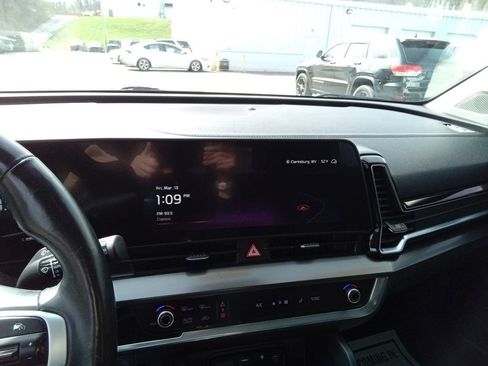 Used 2023 Kia Sportage EX image 18