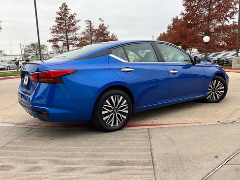 Used 2025 Nissan Altima 2.5 SV image 6