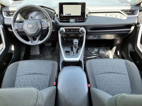 Used 2025 Toyota RAV4 XLE image 9