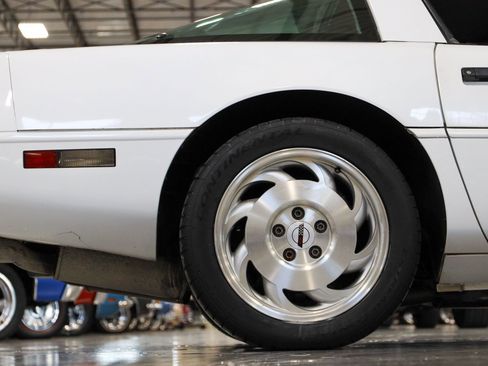 Used 1993 Chevrolet Corvette Coupe image 38
