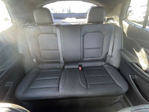 Used 2025 Buick Envista Sport Touring image 38