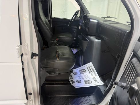 Used 1995 Ford E-250 and Econoline 250 Heavy-Duty RWD image 10
