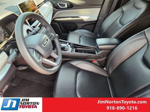 Used 2025 Jeep Compass Limited AWD/4WD image 13